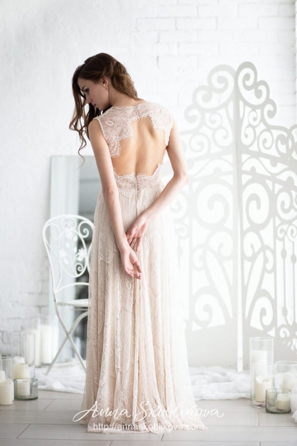 18 On trend Backless Wedding Dresses ~ KISS THE BRIDE MAGAZINE