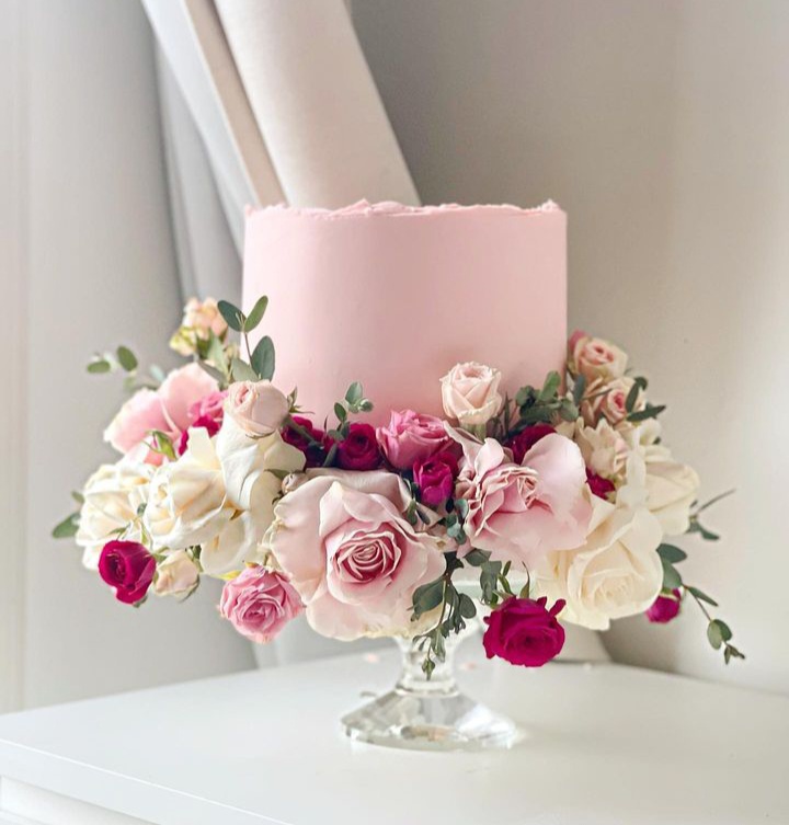 Single tier pink wedding cake